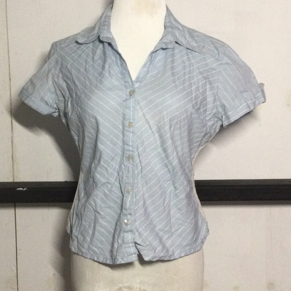 Dizzy Lizzy light blue button up